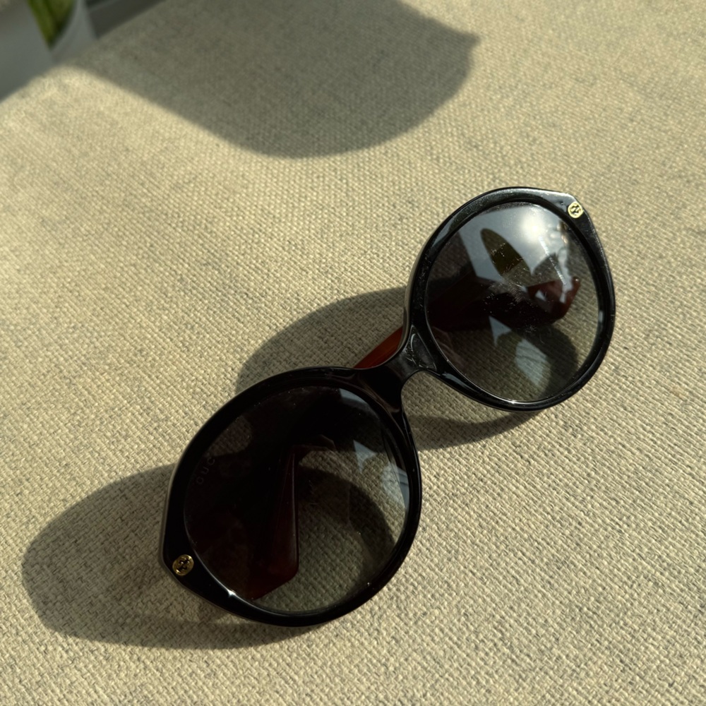 Gucci Black Oval Sunglasses - Picture 4 of 9
